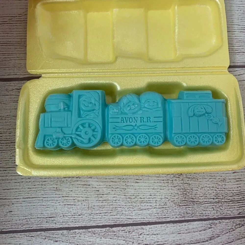Vintage Avon Soap Train 1982 All Aboard Blue Snap Apart Set of 3 Soaps 1oz Each